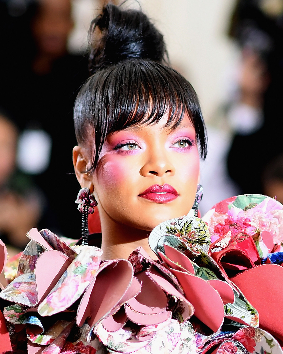 ESC: Rihanna, Met Gala 2017